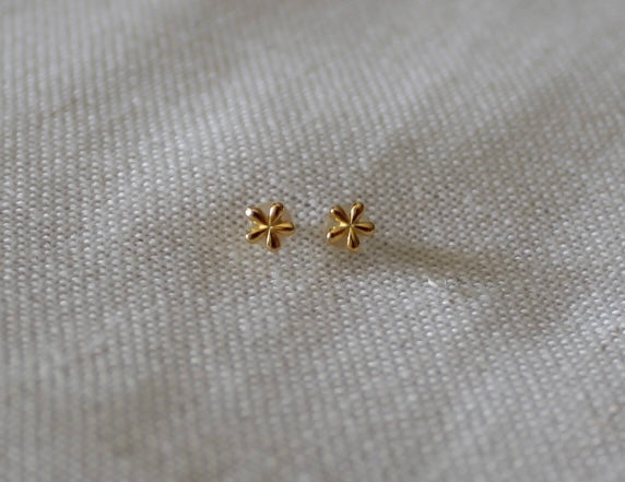 Wallflower Mini stud Earring