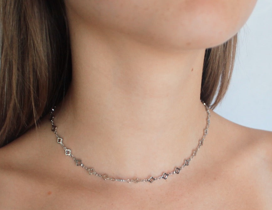 Gracie Hart Necklace