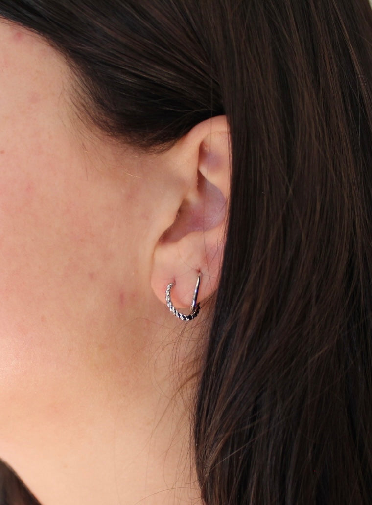 Mini Twist Earring