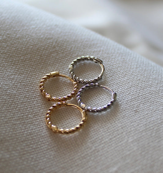 Mini Twist Earring