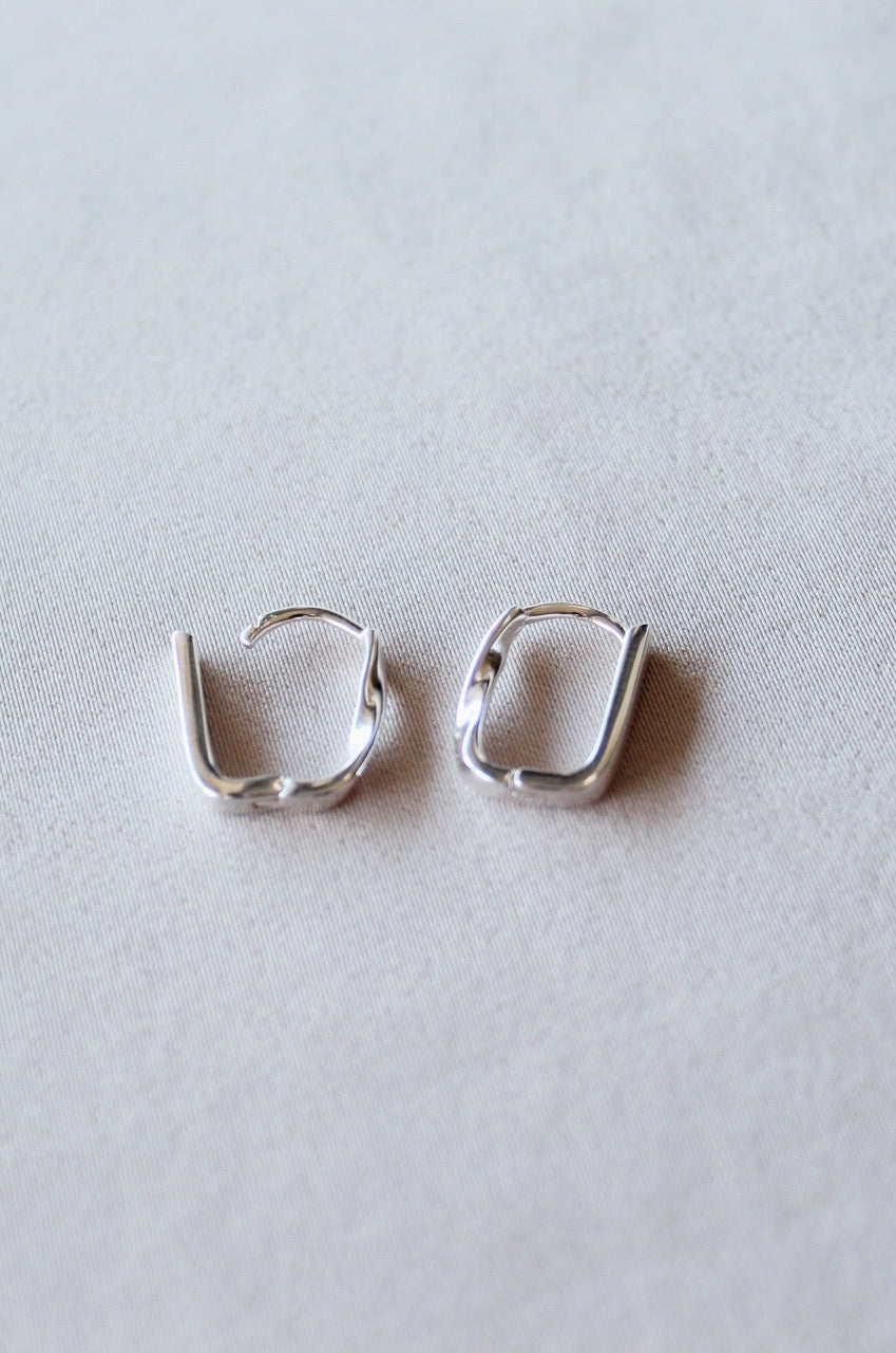 Lane Twist Earring
