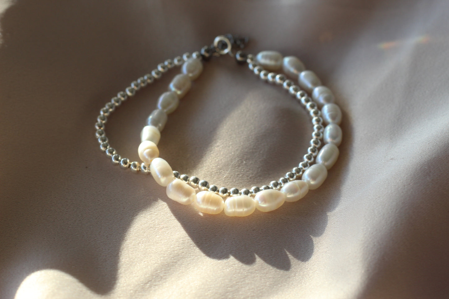 Daisy’s Pearls Bracelet