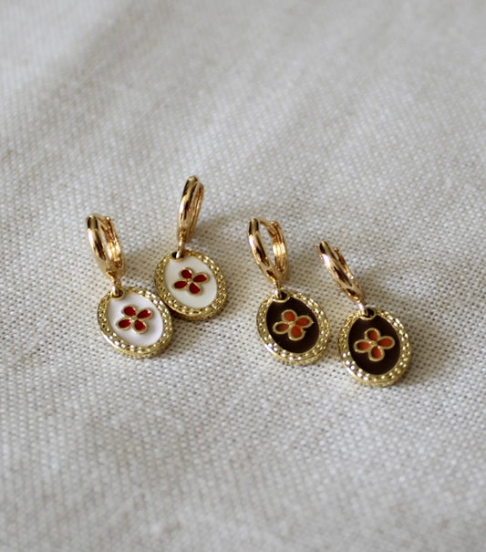 Clover charm earring