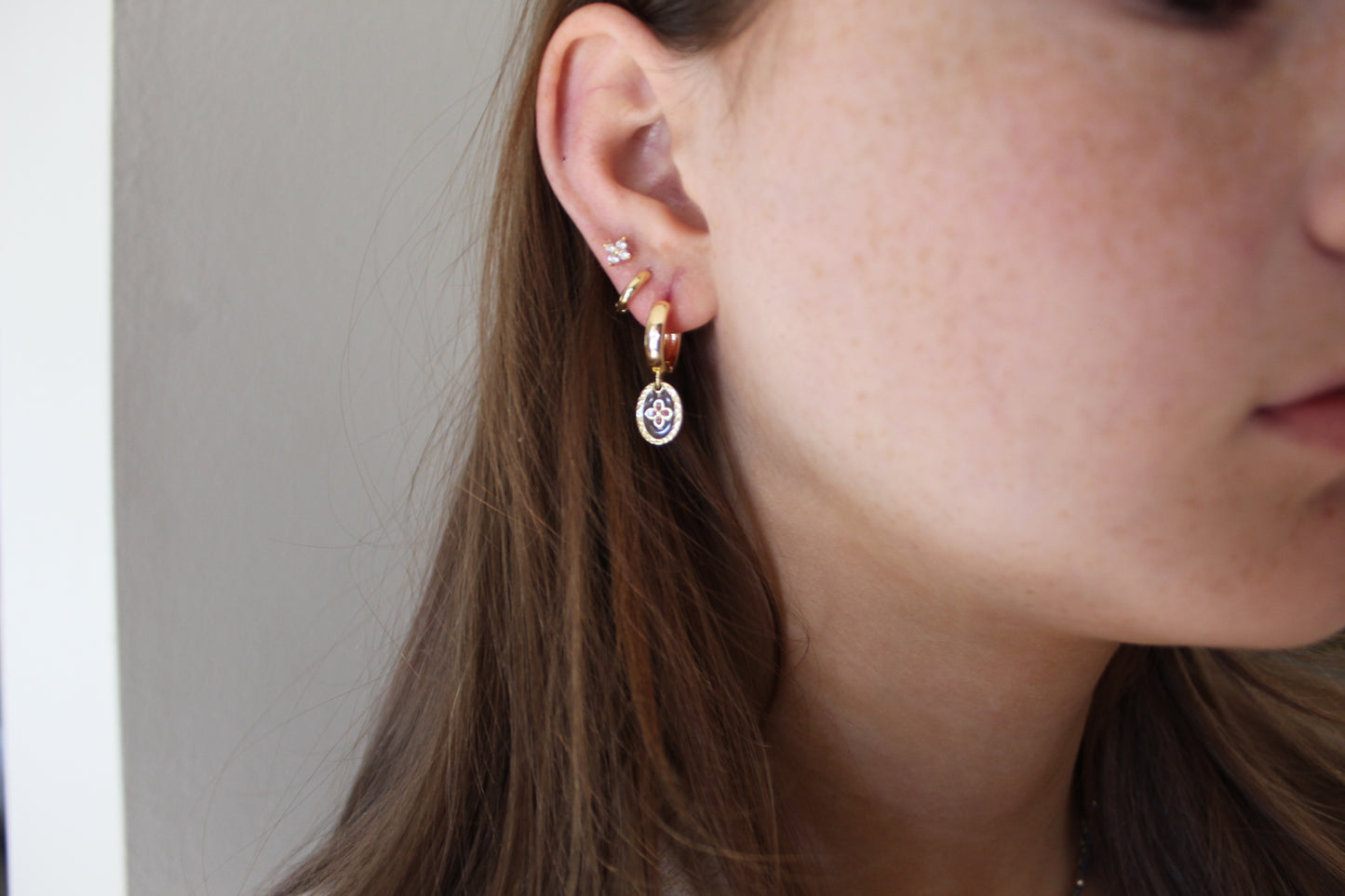 Clover charm earring